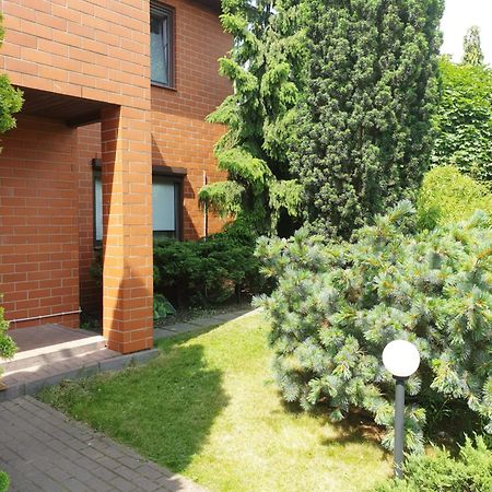 Ochota Forest Guest House Varşovia Exterior foto